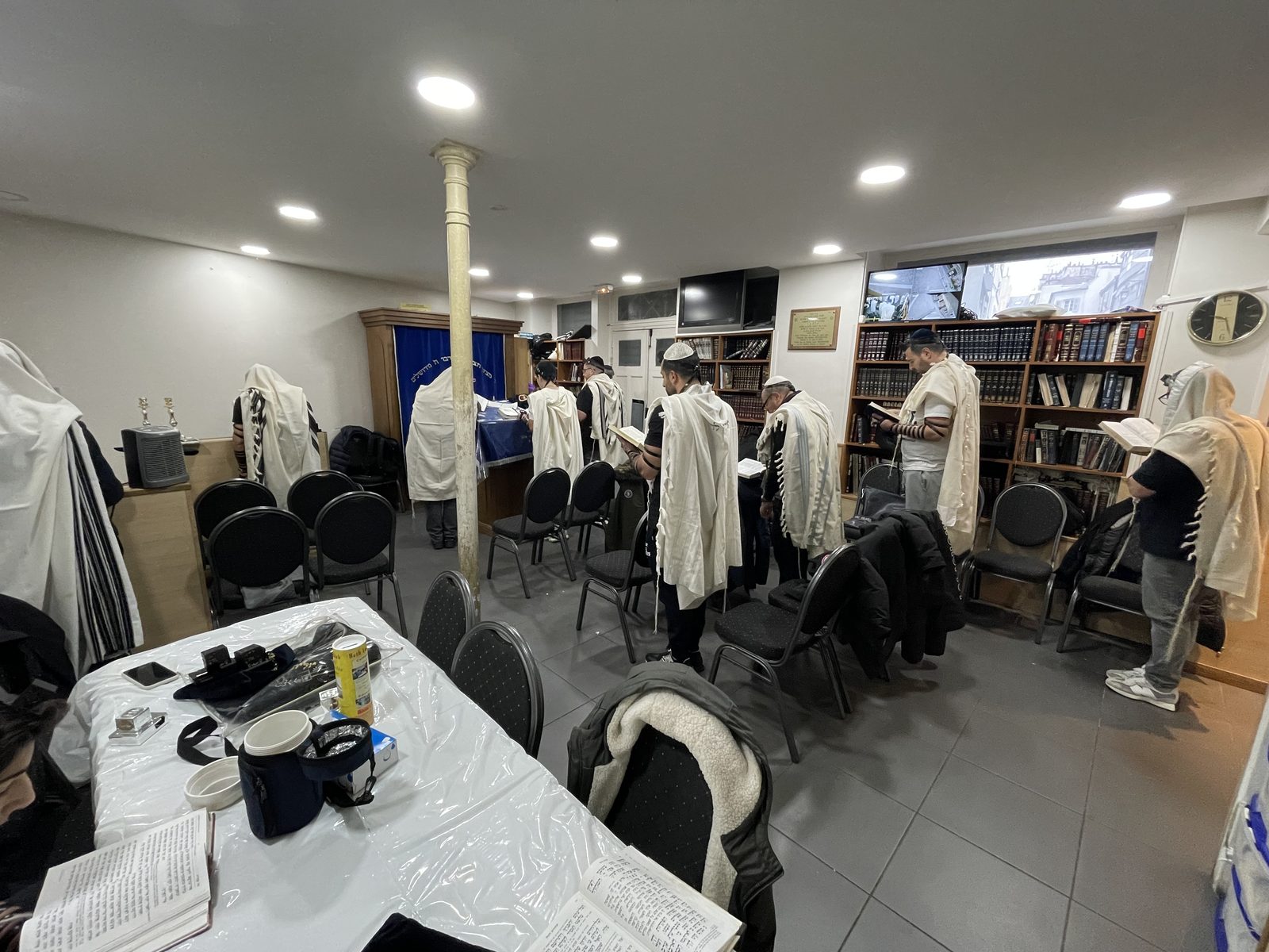 Le minyan du dimanche, rue Legouvé